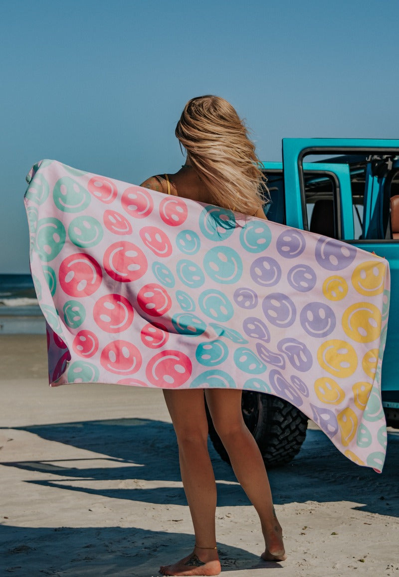 Pastel Happy Face Wholesale Micro Fiber Quick Dry Towel Pastel Happy Face Wholesale Micro Fiber Quick Dry Towel