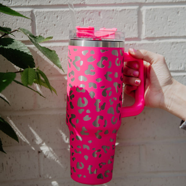 http://www.katydidwholesale.com/cdn/shop/products/tumbler-cup-hot-pink-metallic-leopard-with-handle_600x.jpg?v=1684865880