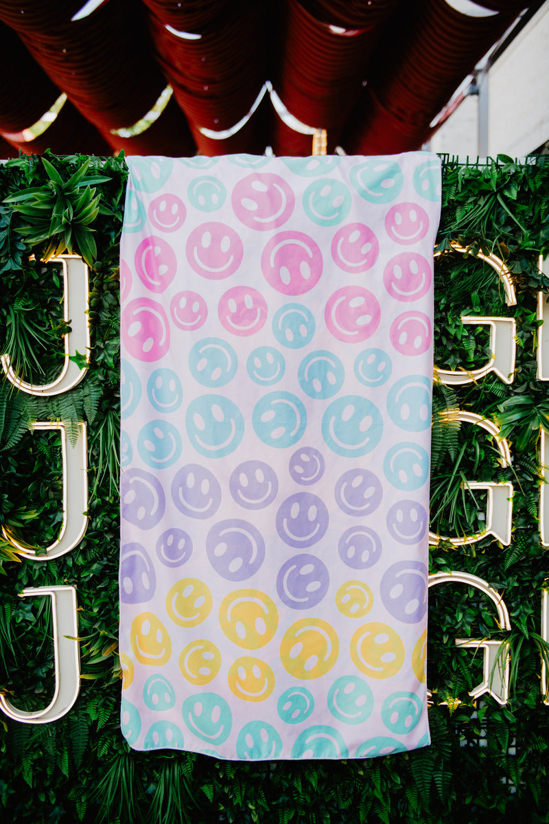 Pastel Happy Face Wholesale Micro Fiber Quick Dry Towel