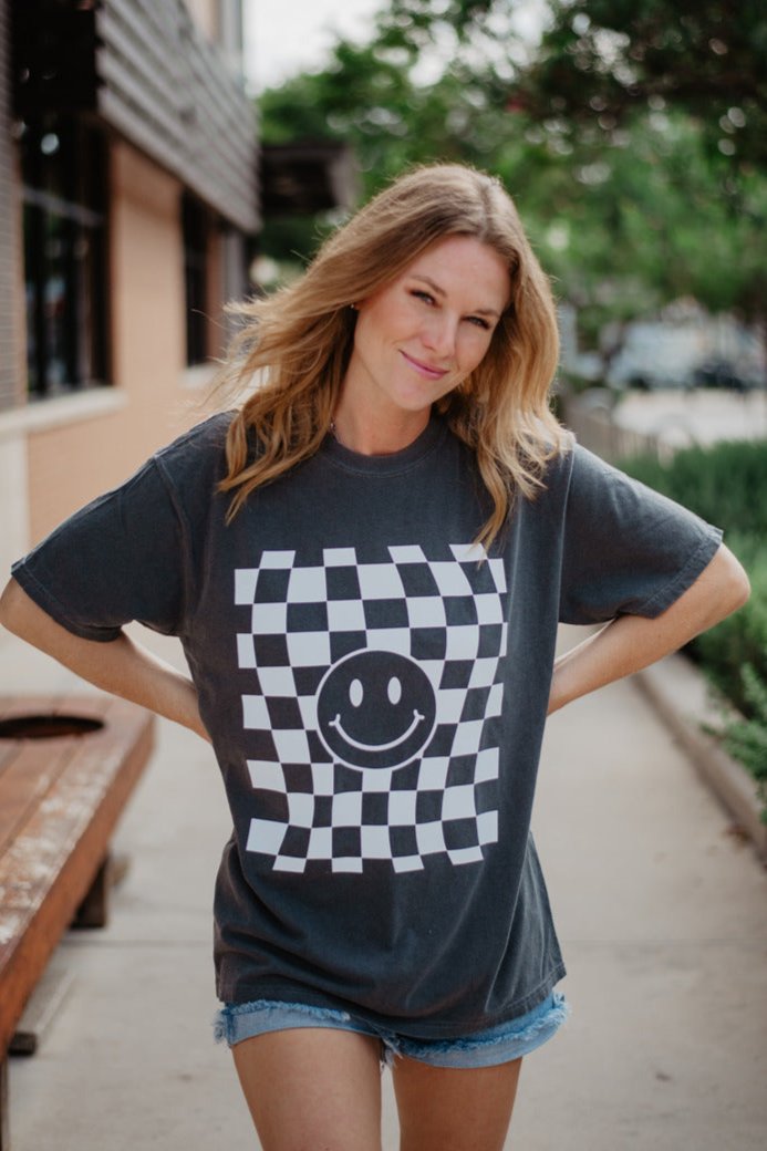 Ｙ25351 GRAPHIC CHECK SHIRTS Checkered Happy Face Graphic Tee | Katydid Wholesale